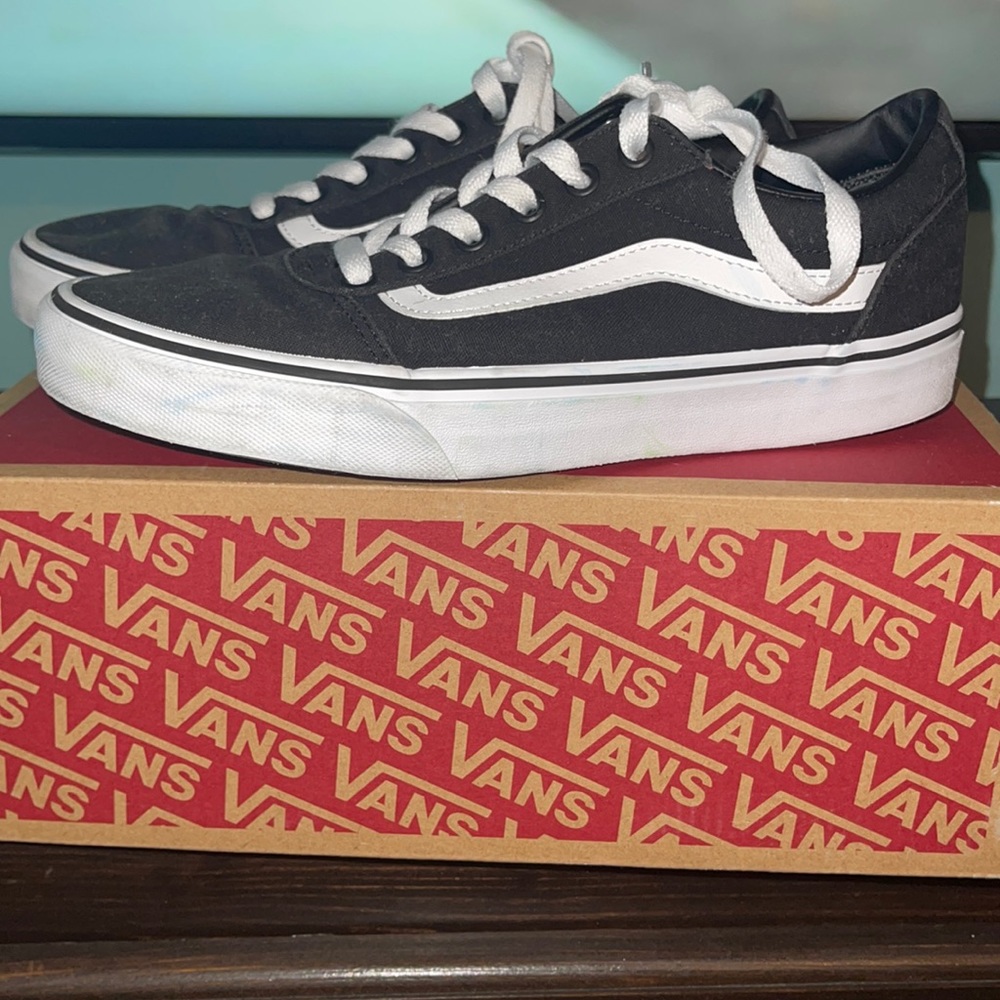 Womens black and white canvas vans